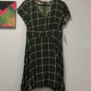 ADORABLE DRESS!! 💚